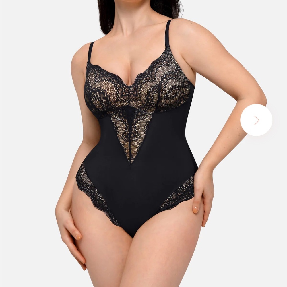 Feelingirl Low-back Ultra-versatile
Lace Bodysuit